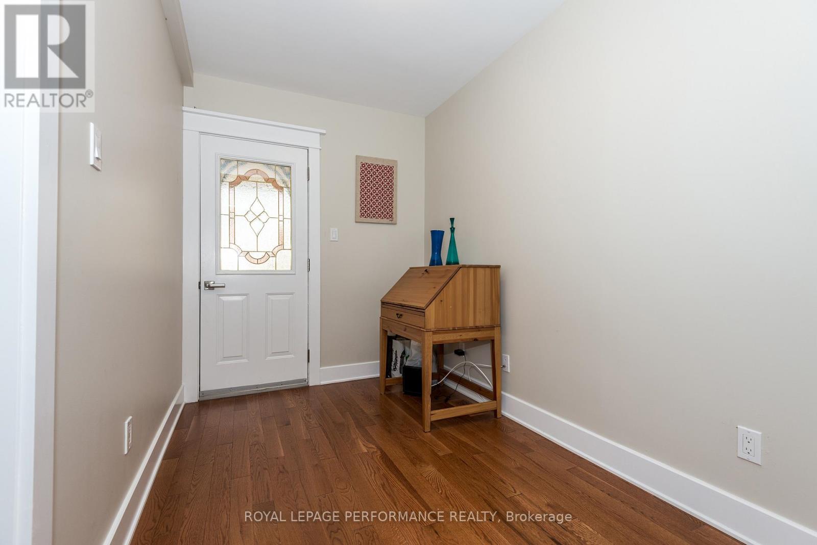 88 Third Avenue, Ottawa, Ontario  K1S 2J8 - Photo 13 - X12200572