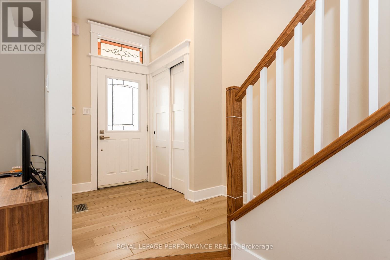 88 Third Avenue, Ottawa, Ontario  K1S 2J8 - Photo 2 - X12200572