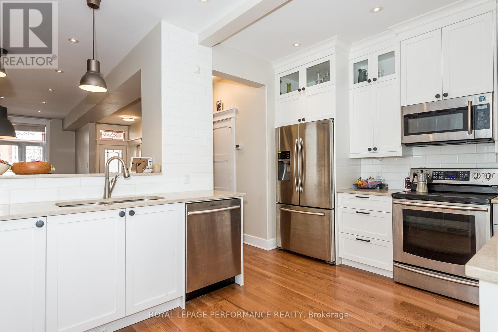 88 Third Avenue, Ottawa, Ontario  K1S 2J8 - Photo 8 - X12200572