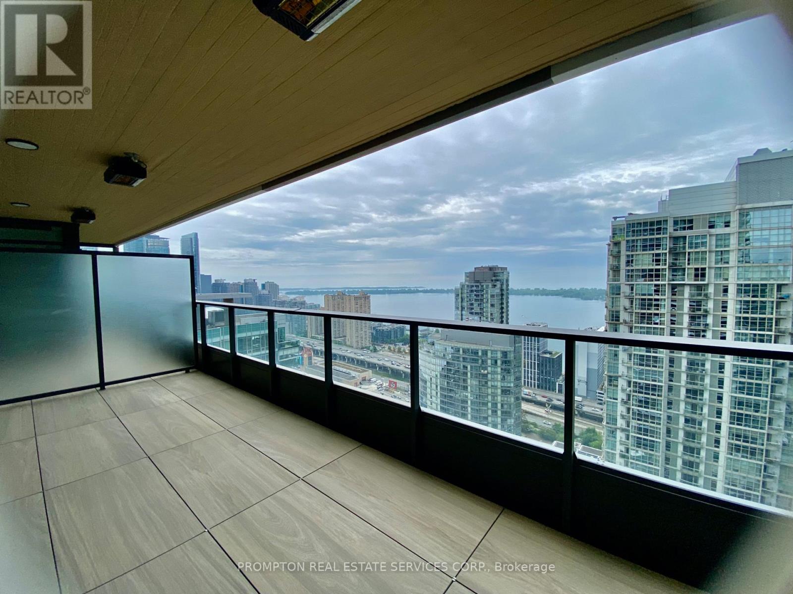 3807 - 1 Concord Cityplace Way, Toronto, Ontario  M5V 0X3 - Photo 1 - C12200454