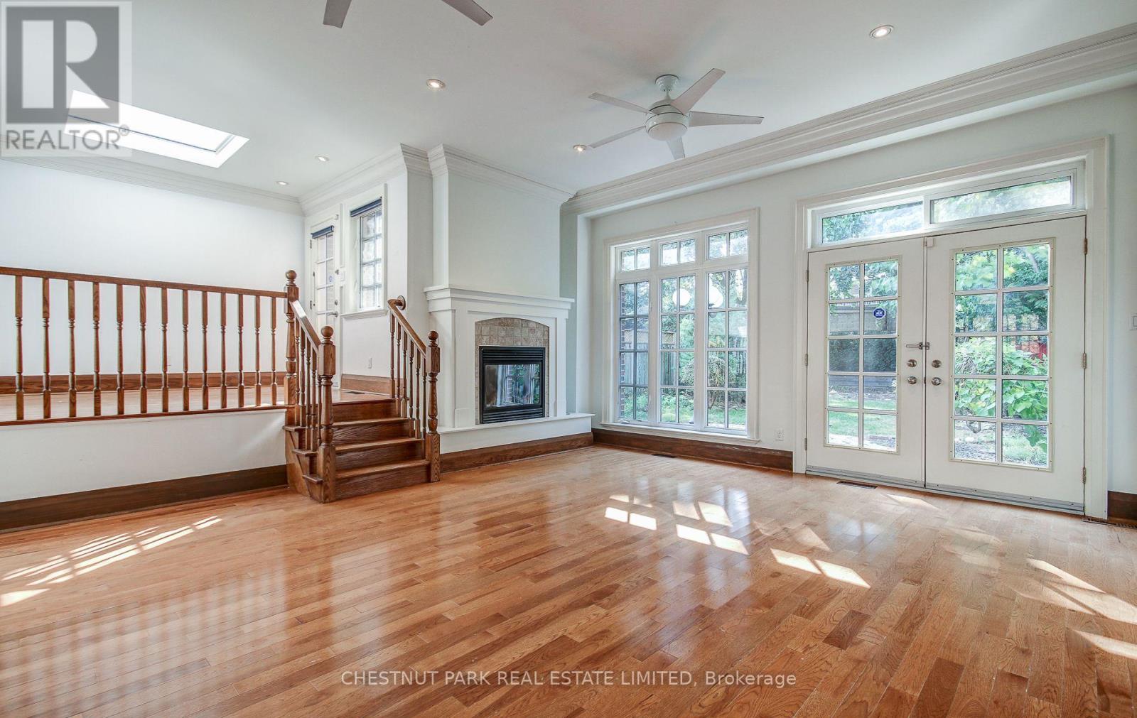 154 Donegall Drive, Toronto (Leaside), Ontario  M4G 3H2 - Photo 2 - C12200477