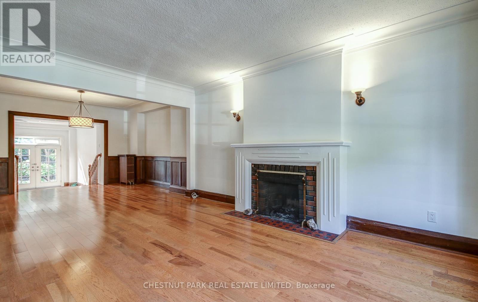 154 Donegall Drive, Toronto (Leaside), Ontario  M4G 3H2 - Photo 8 - C12200477