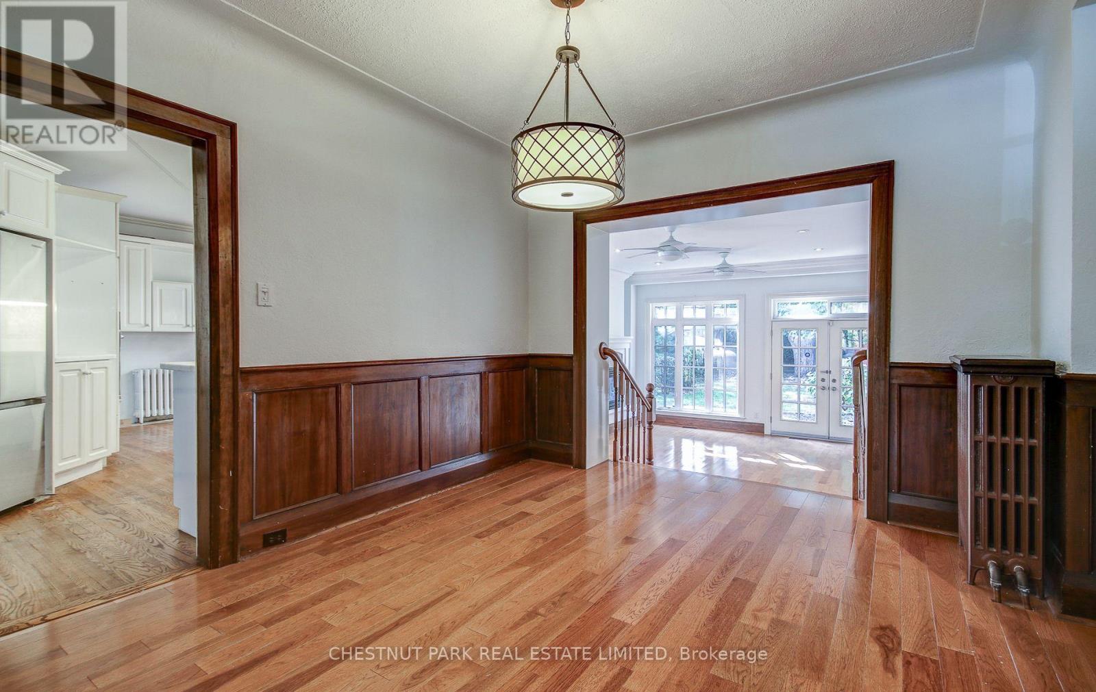 154 Donegall Drive, Toronto, Ontario  M4G 3H2 - Photo 9 - C12200477