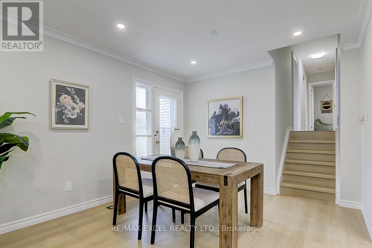 121 Amberjack Boulevard, Toronto, Ontario  M1H 2J6 - Photo 11 - E12200440