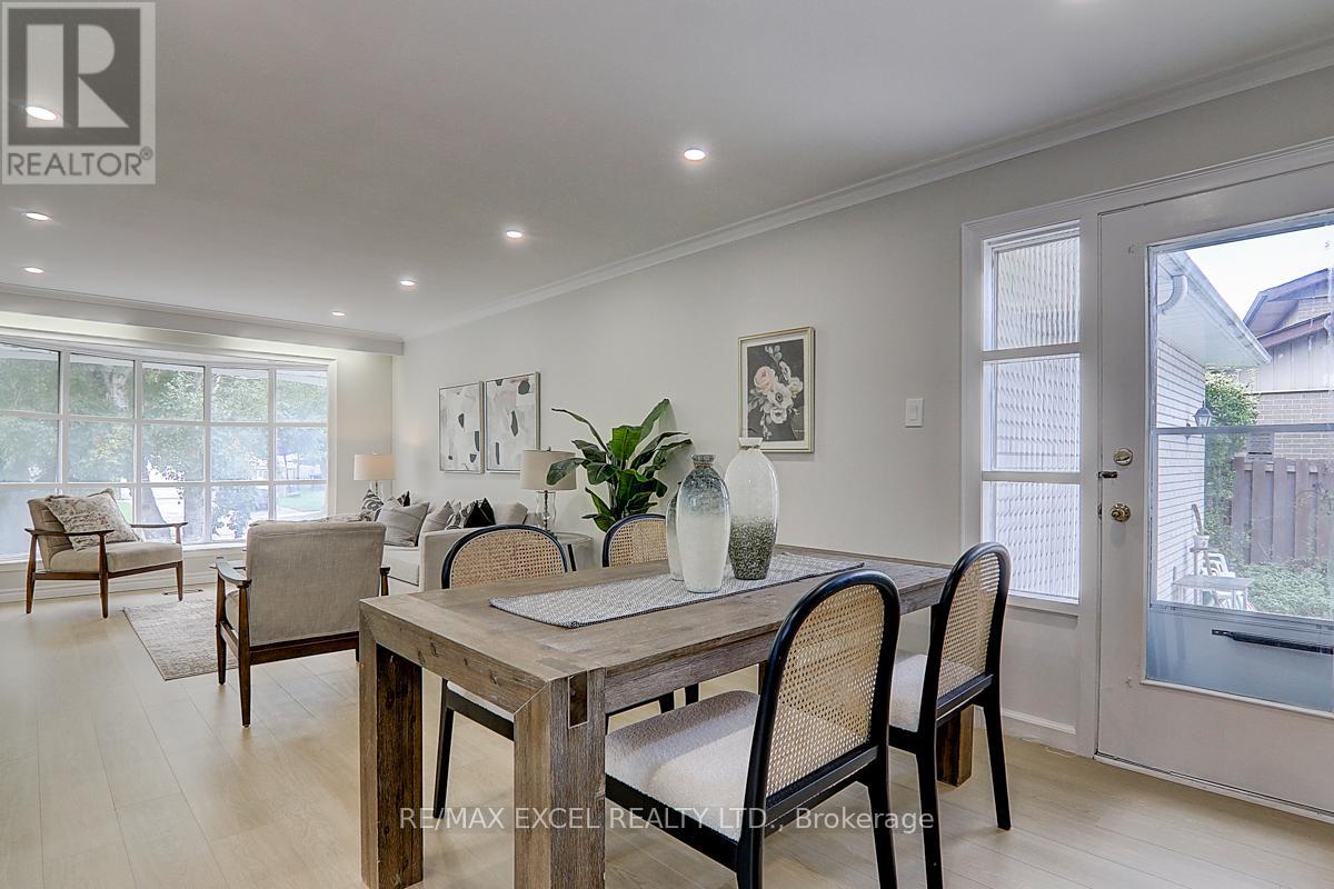 121 Amberjack Boulevard, Toronto, Ontario  M1H 2J6 - Photo 13 - E12200440