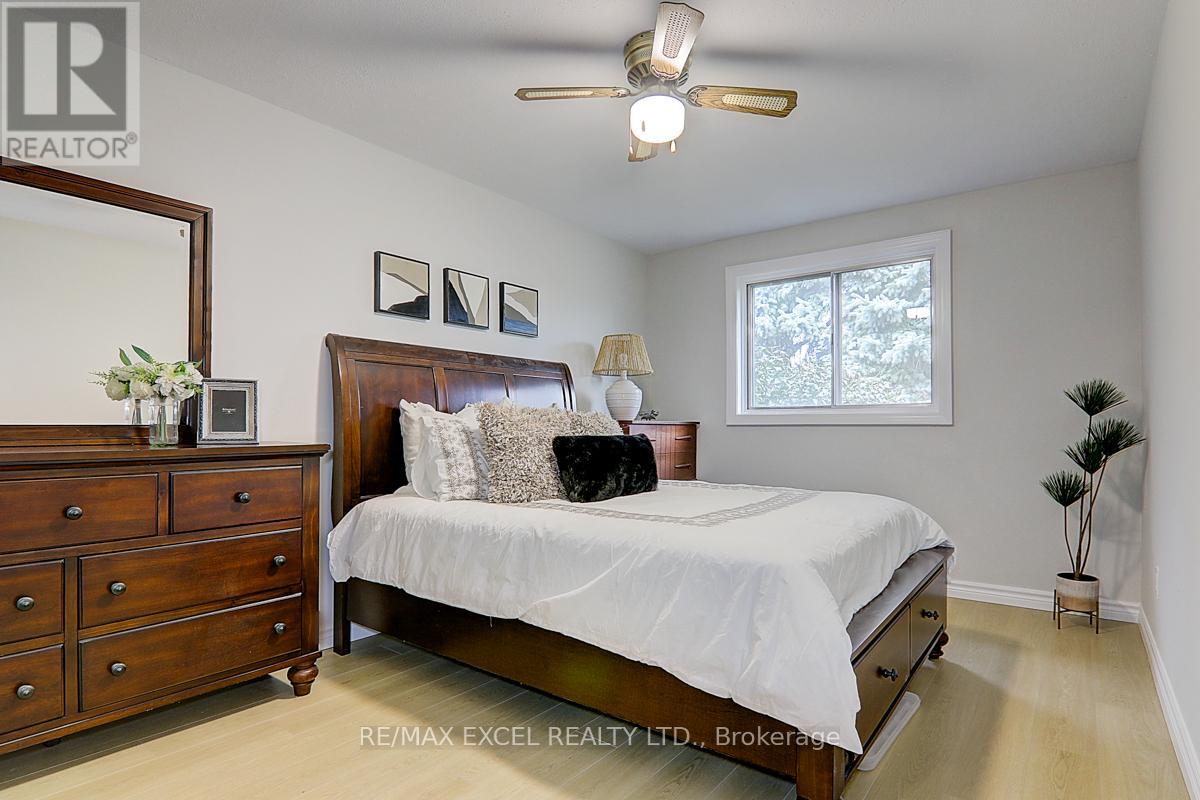 121 Amberjack Boulevard, Toronto, Ontario  M1H 2J6 - Photo 19 - E12200440