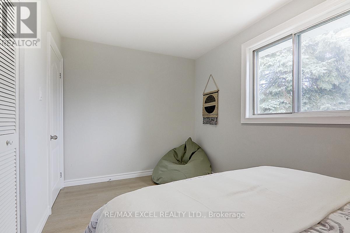 121 Amberjack Boulevard, Toronto, Ontario  M1H 2J6 - Photo 23 - E12200440