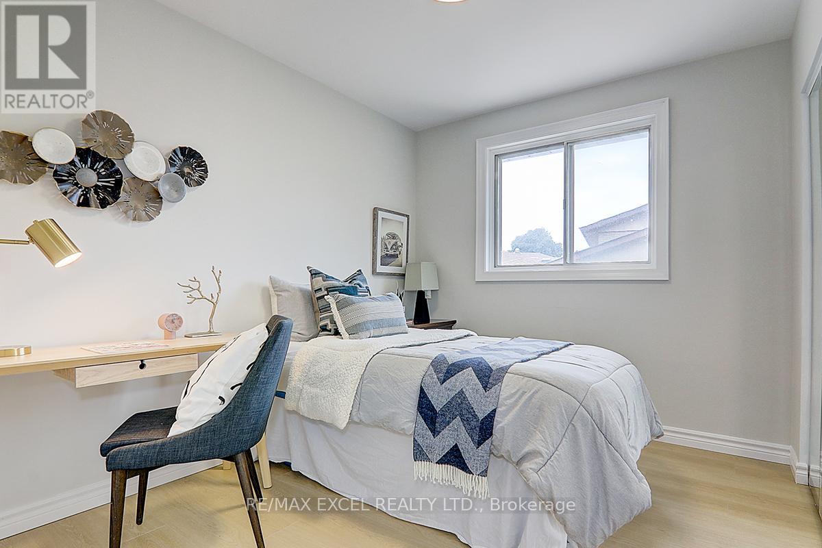 121 Amberjack Boulevard, Toronto, Ontario  M1H 2J6 - Photo 25 - E12200440