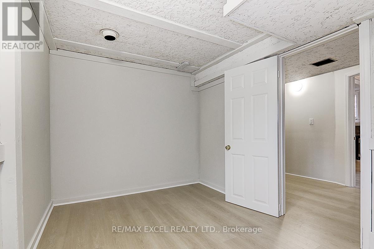 121 Amberjack Boulevard, Toronto, Ontario  M1H 2J6 - Photo 36 - E12200440