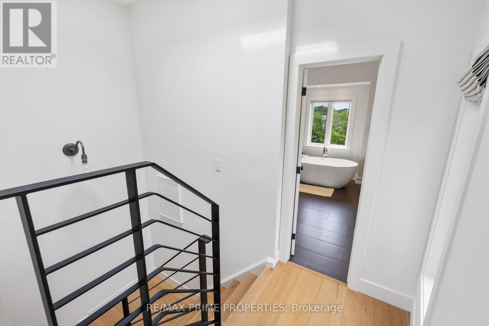 291 Kingswood Road, Toronto, Ontario  M4E 3N8 - Photo 16 - E12200503