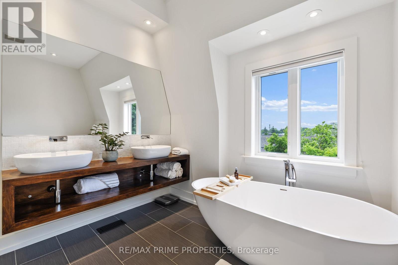 291 Kingswood Road, Toronto, Ontario  M4E 3N8 - Photo 19 - E12200503
