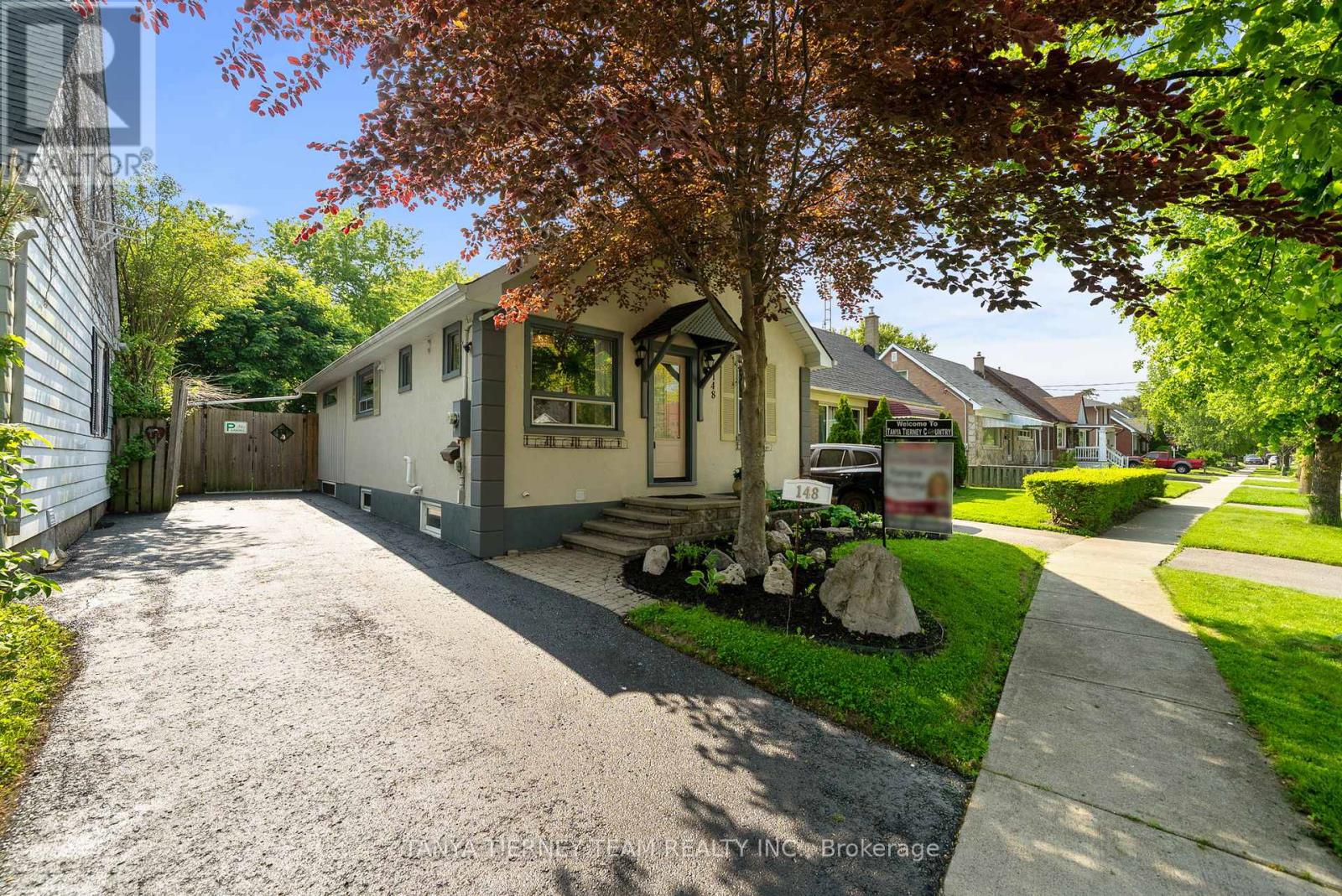 148 Warren Avenue, Oshawa, Ontario  L1J 4G6 - Photo 1 - E12200532