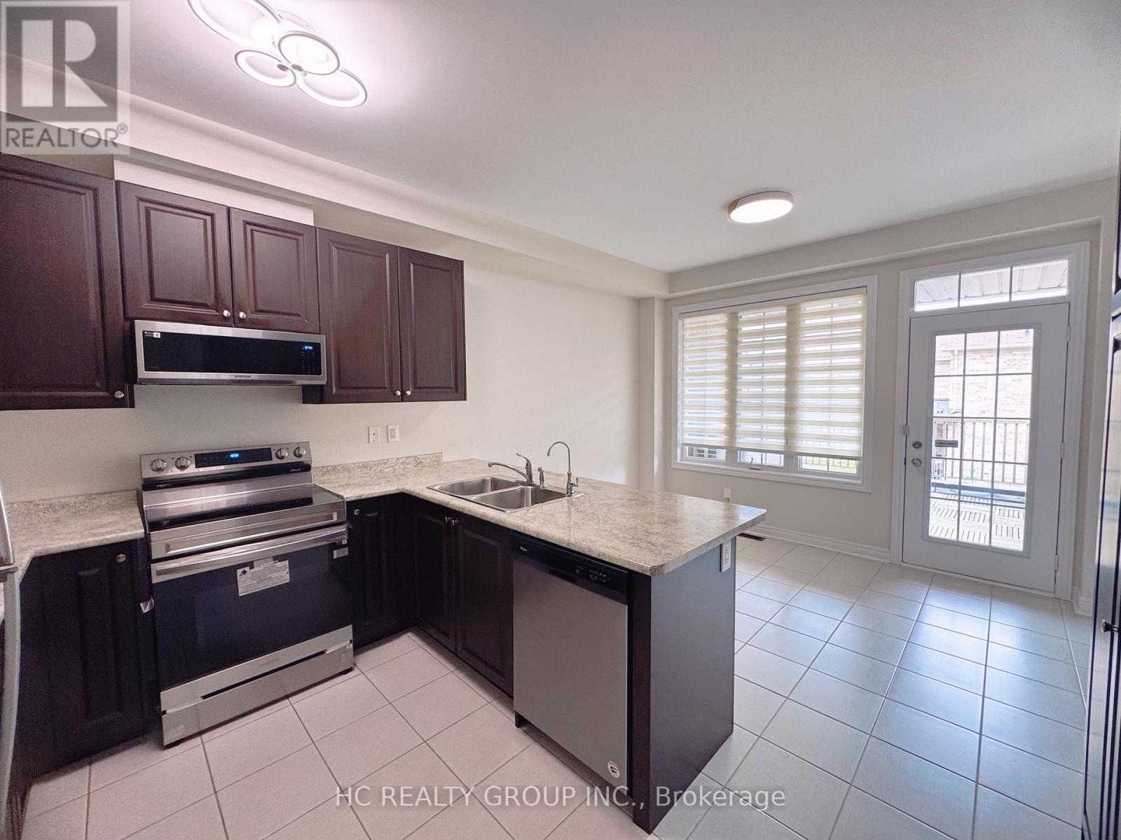 4596 16th Avenue, Markham, Ontario  L6C 0X6 - Photo 4 - N12200541