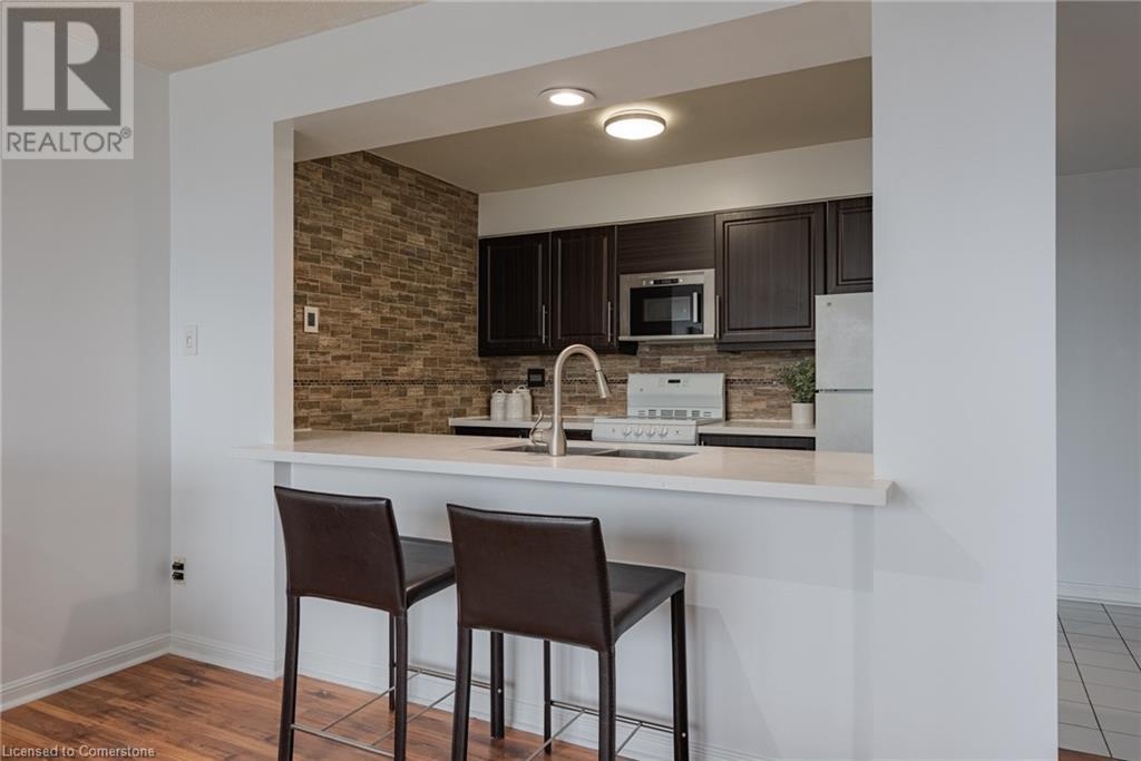 50 Eglinton Avenue W Unit# 1002, Mississauga, Ontario  L5R 3P5 - Photo 10 - 40734807