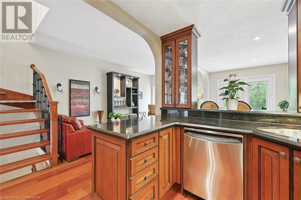 2166 Headon Road Unit# 10, Burlington, Ontario  L7M 3W7 - Photo 6 - 40737914
