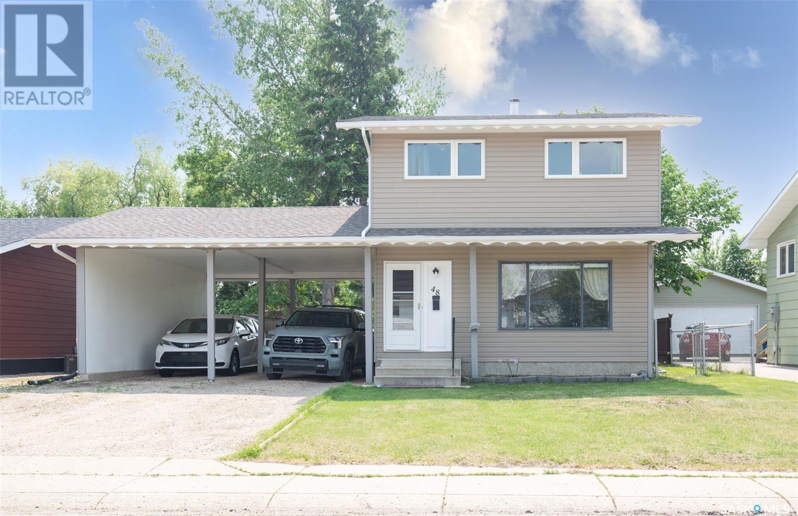 Property at 48 Buttercup CRESCENT NW image 1