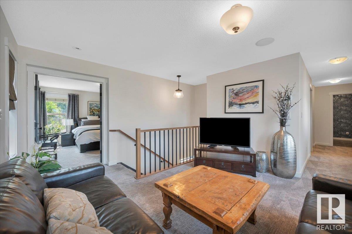 Property at 193 CALLAGHAN DR SW image 2