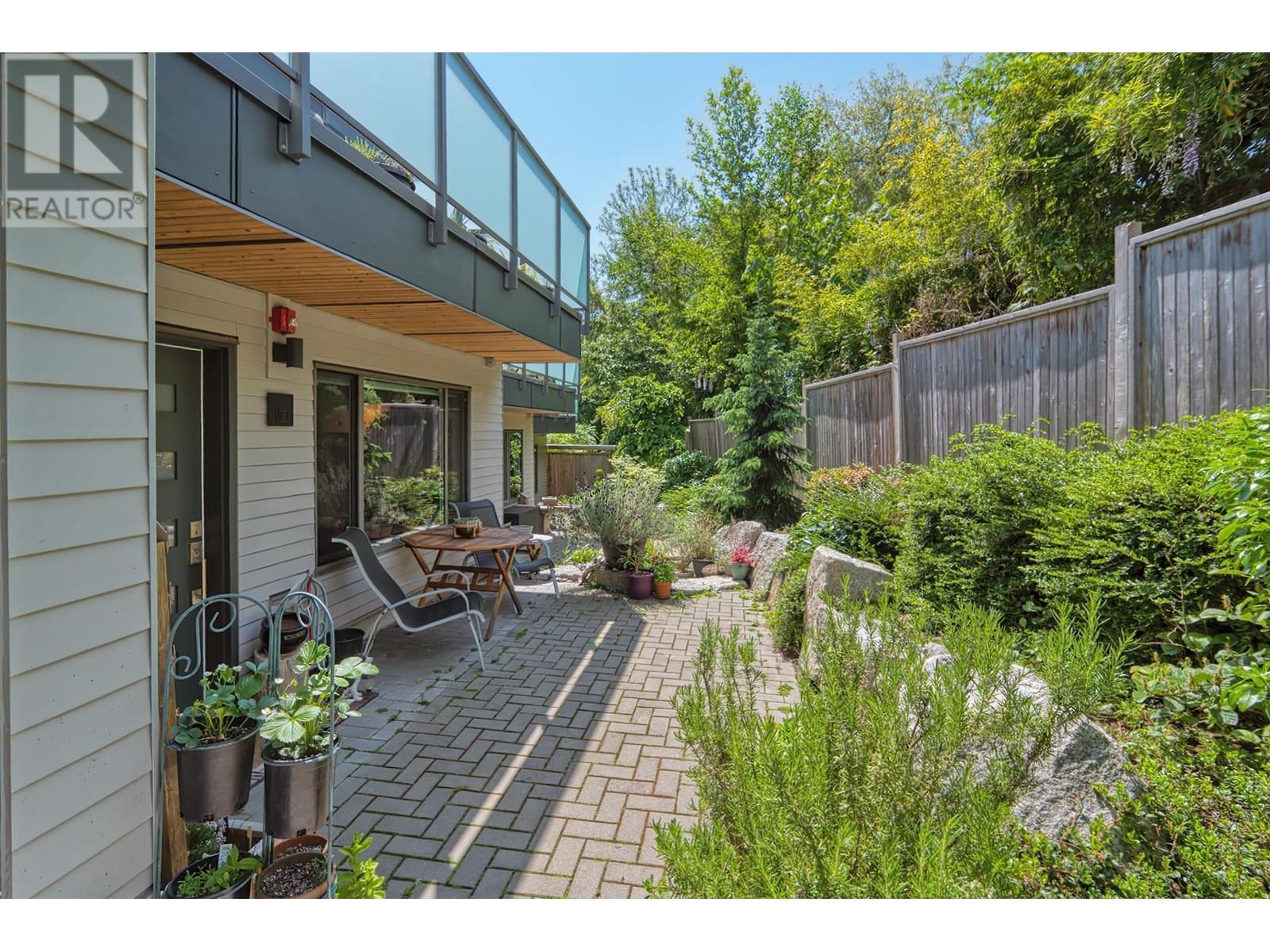 110 736 Gibsons Way, Gibsons, British Columbia  V0N 1V9 - Photo 1 - R2969054