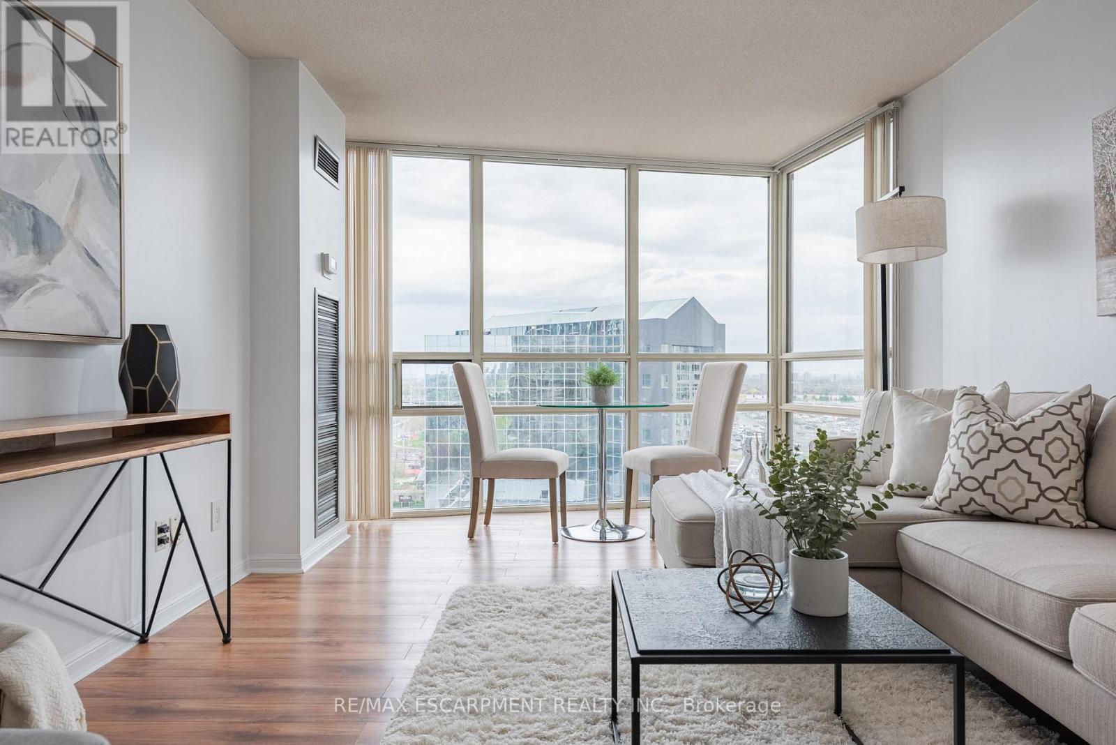 1002 - 50 Eglinton Avenue W, Mississauga, Ontario  L5R 3P5 - Photo 12 - W12179797