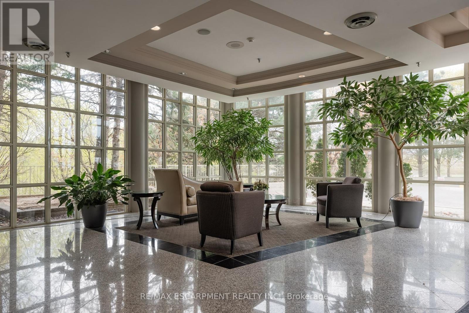 1002 - 50 Eglinton Avenue W, Mississauga, Ontario  L5R 3P5 - Photo 4 - W12179797