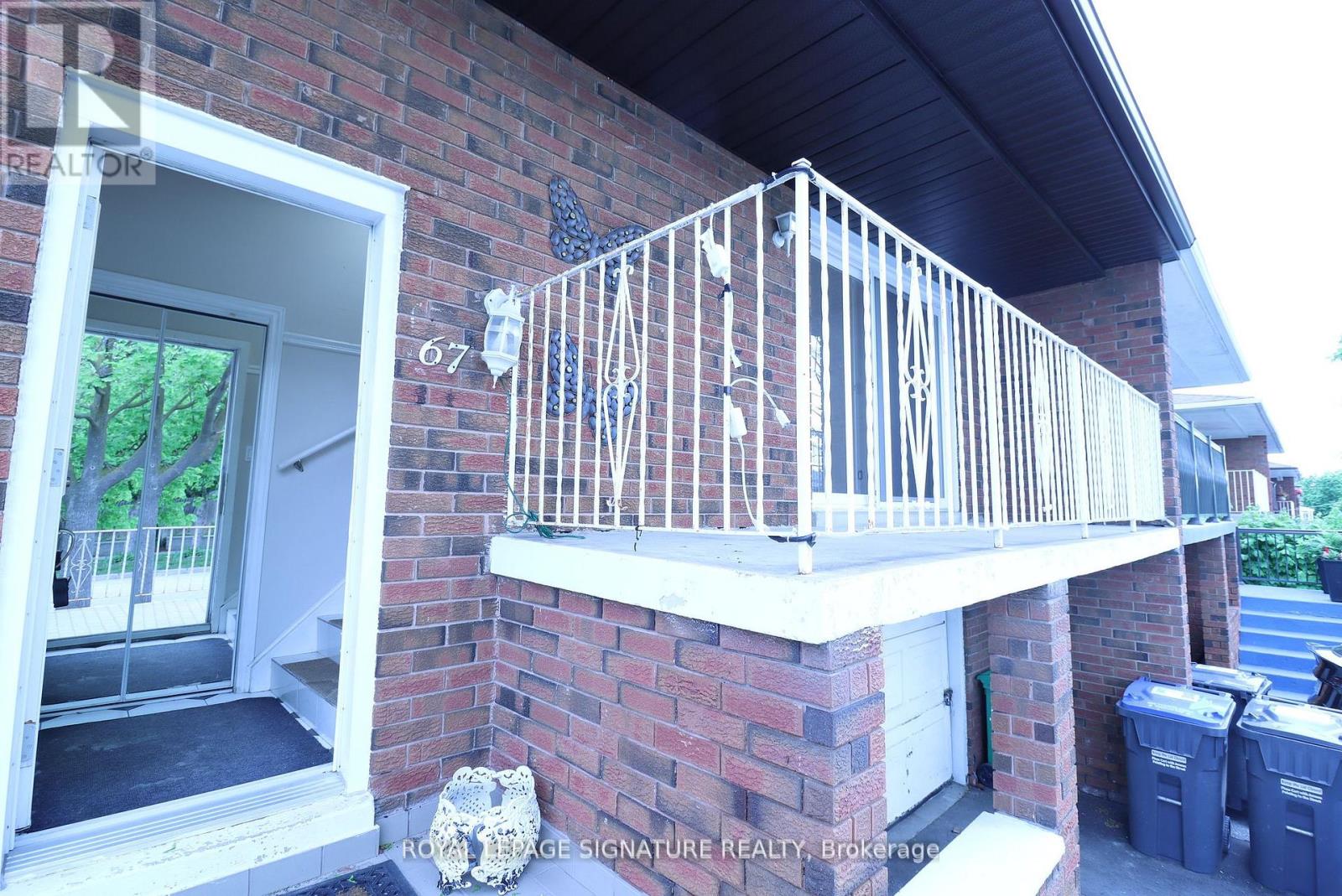 67 Major Oaks Drive, Brampton, Ontario  L6V 3K1 - Photo 4 - W12200429