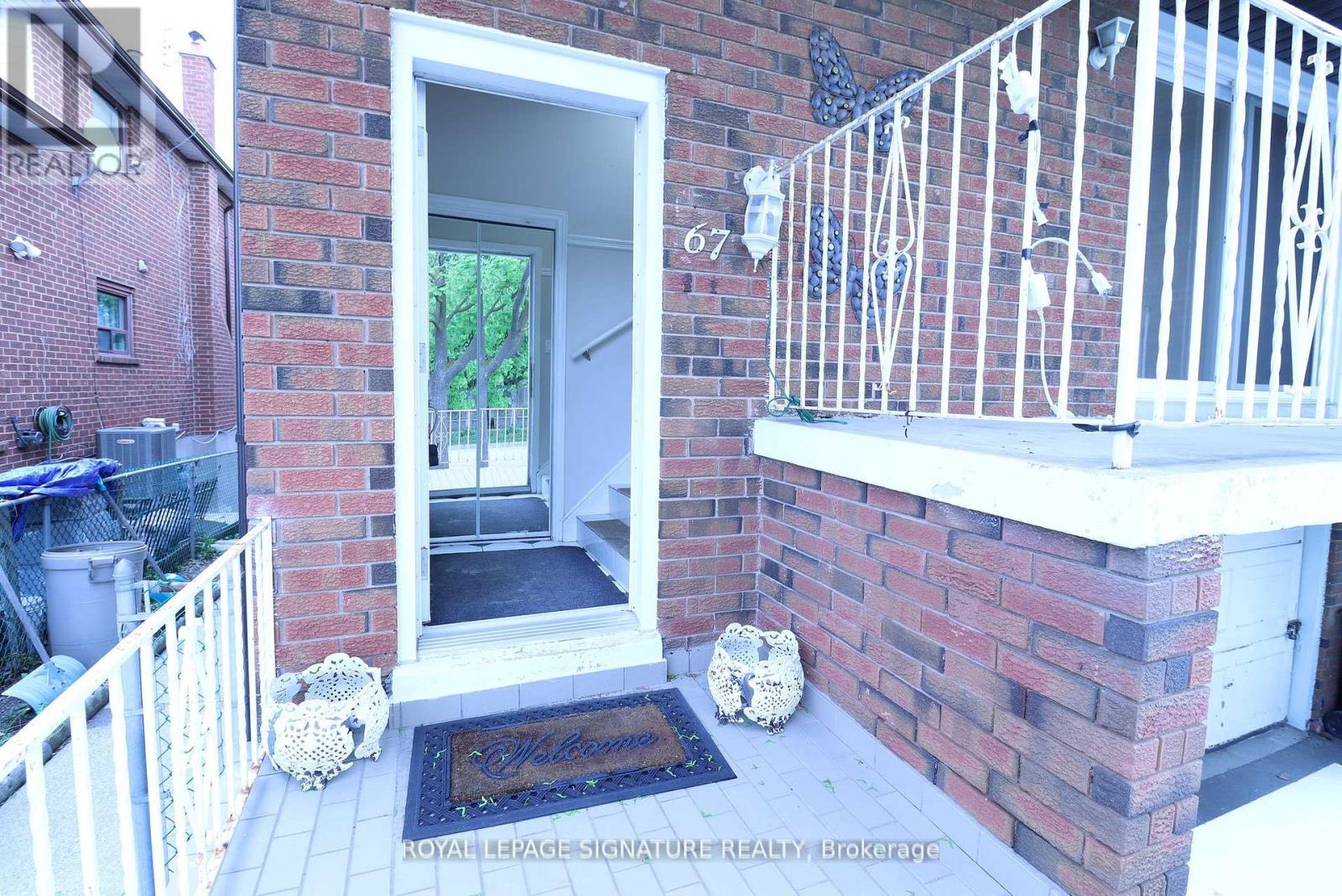 67 Major Oaks Drive, Brampton, Ontario  L6V 3K1 - Photo 5 - W12200429