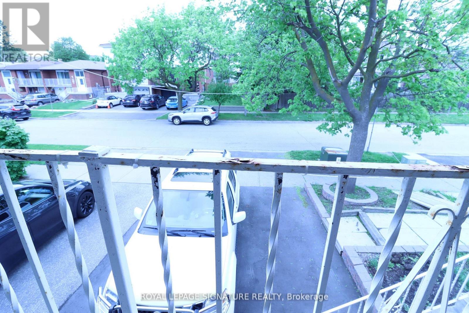 67 Major Oaks Drive, Brampton, Ontario  L6V 3K1 - Photo 7 - W12200429
