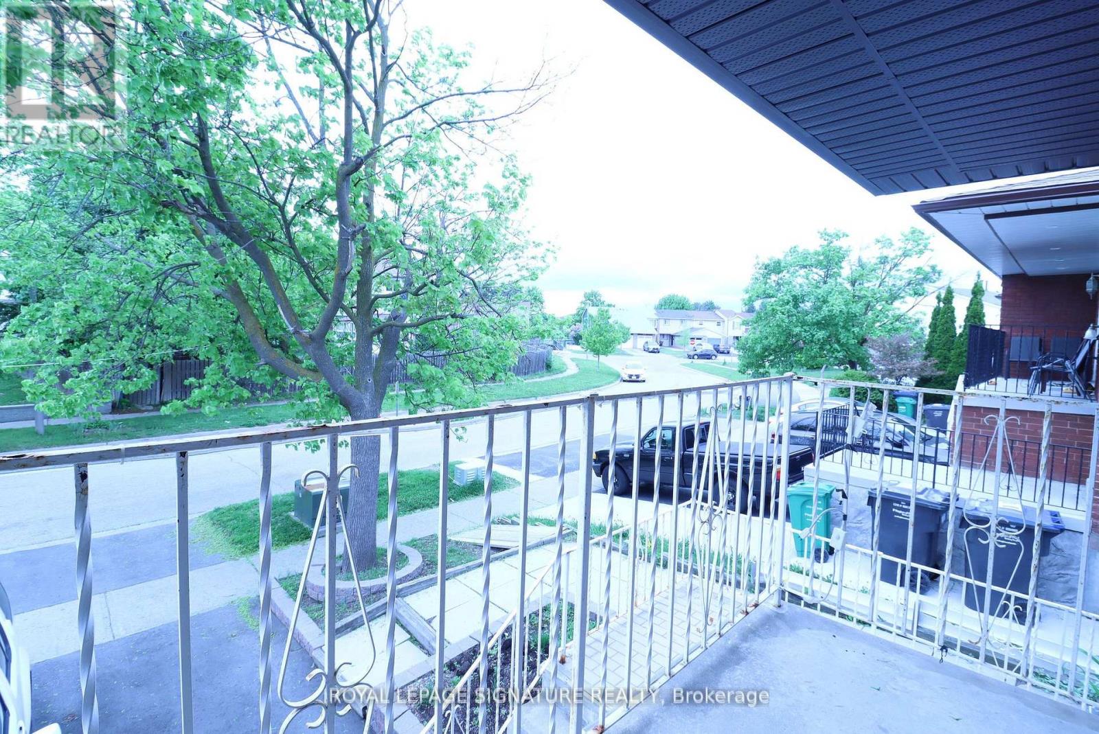 67 Major Oaks Drive, Brampton, Ontario  L6V 3K1 - Photo 8 - W12200429