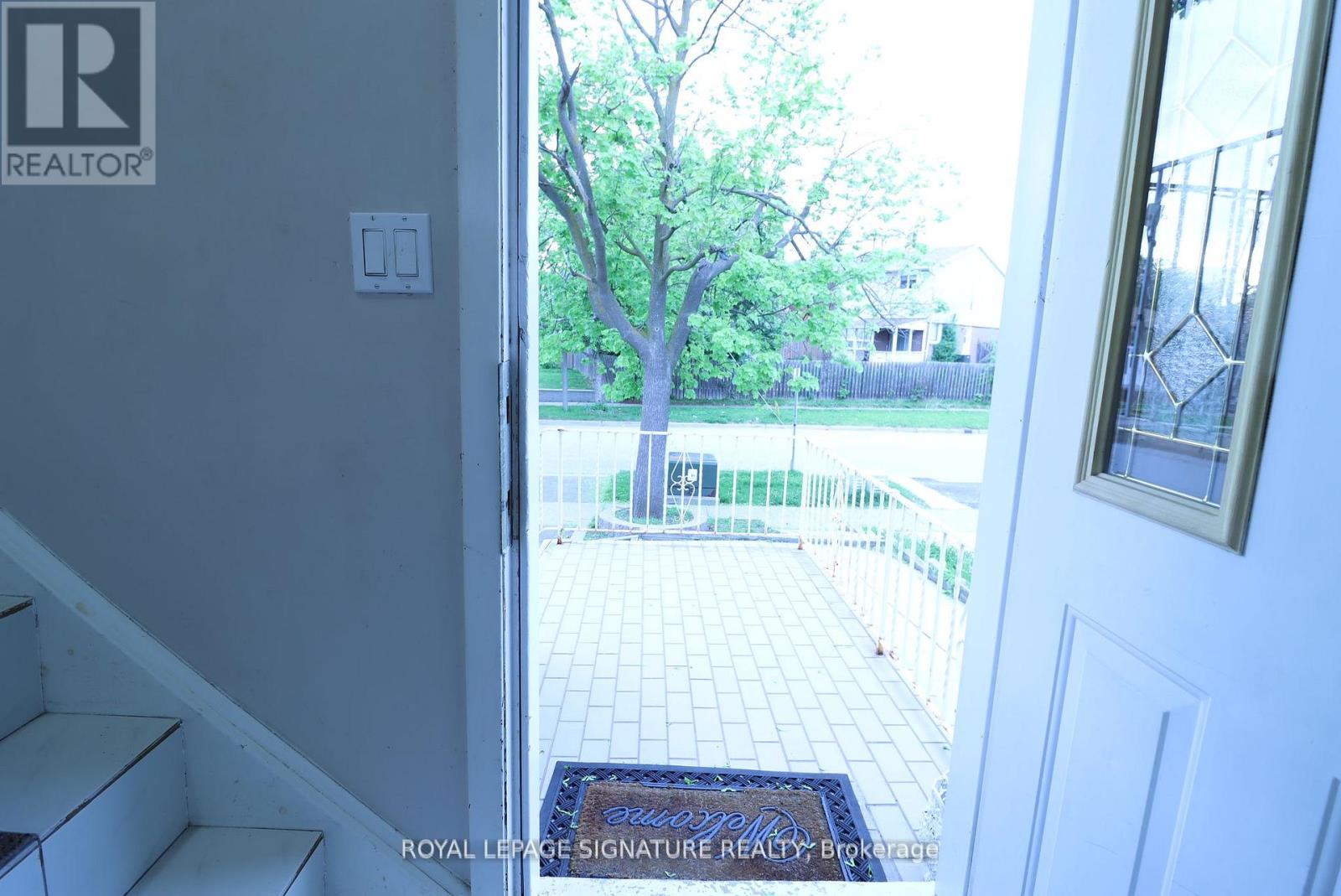 67 Major Oaks Drive, Brampton, Ontario  L6V 3K1 - Photo 9 - W12200429
