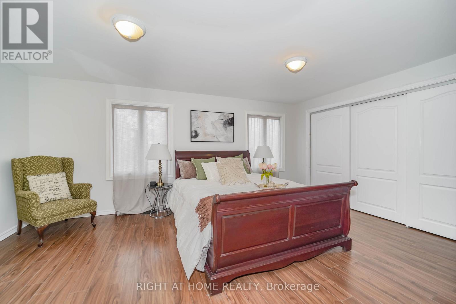 2396 Homelands Drive, Mississauga, Ontario  L5K 1H2 - Photo 20 - W12200443