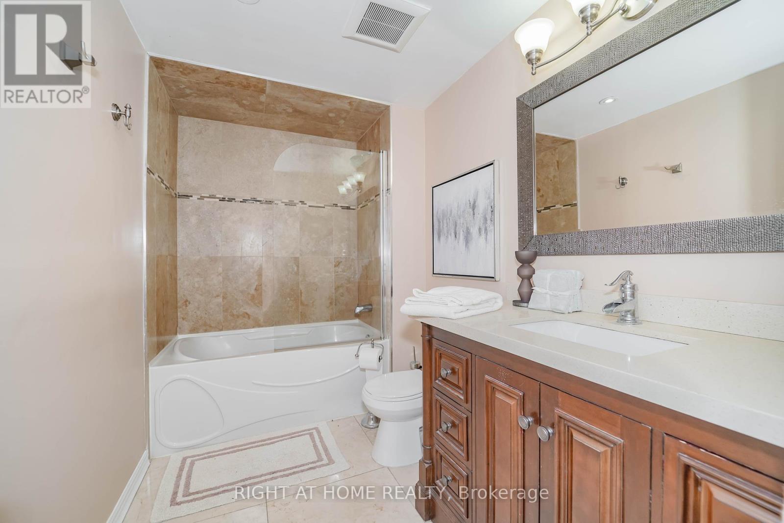 2396 Homelands Drive, Mississauga, Ontario  L5K 1H2 - Photo 29 - W12200443