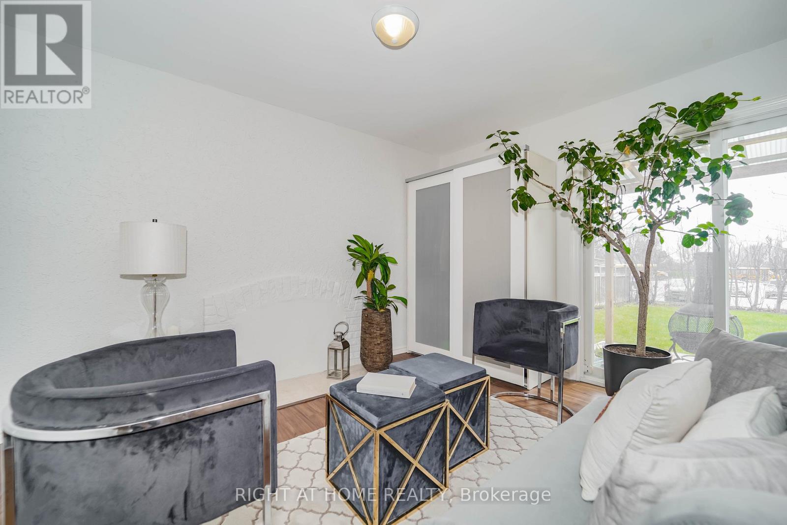 2396 Homelands Drive, Mississauga, Ontario  L5K 1H2 - Photo 34 - W12200443