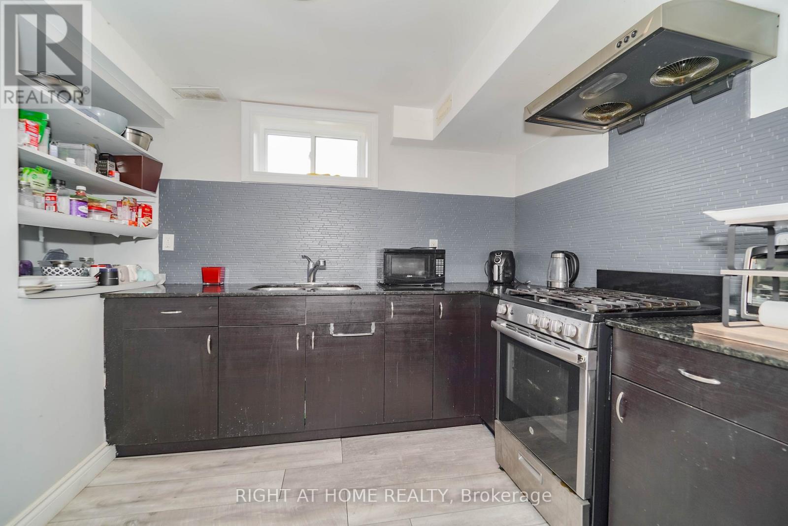 2396 Homelands Drive, Mississauga, Ontario  L5K 1H2 - Photo 40 - W12200443