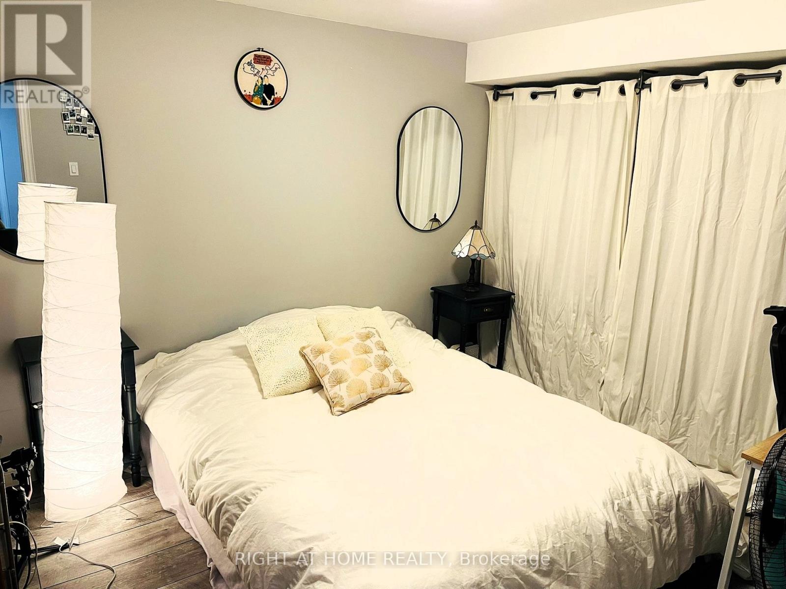 2396 Homelands Drive, Mississauga, Ontario  L5K 1H2 - Photo 41 - W12200443