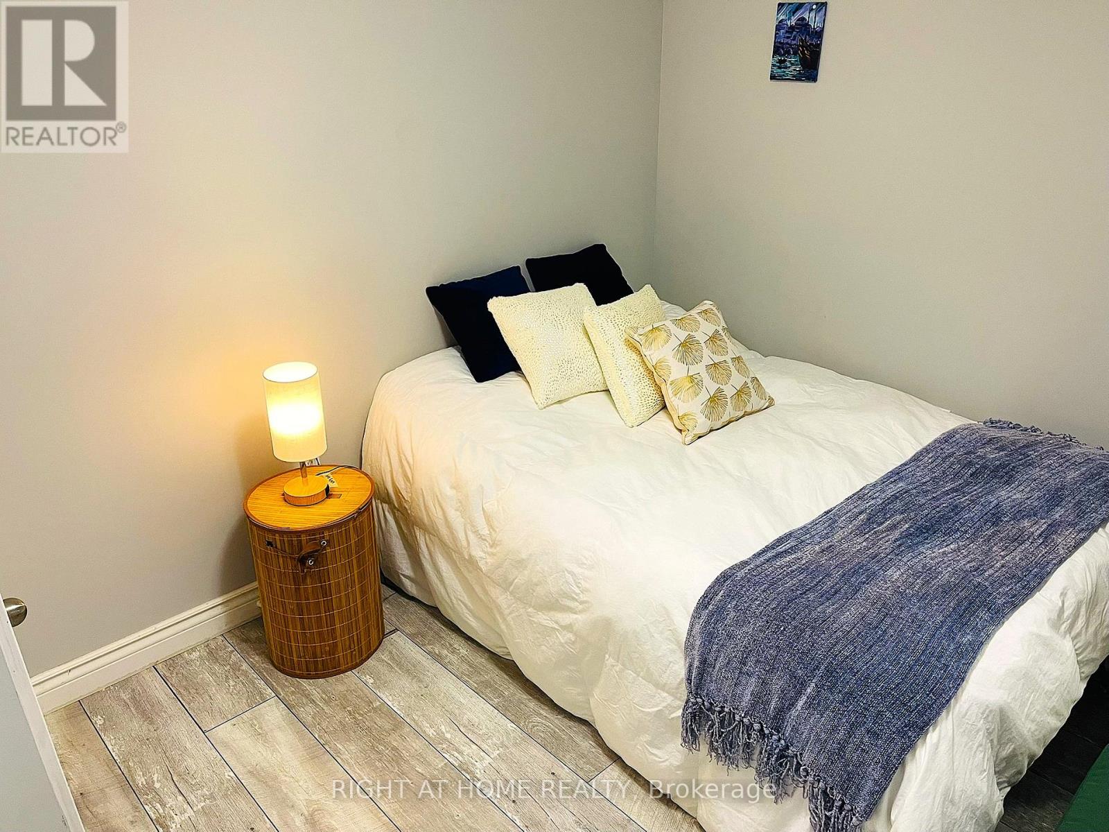2396 Homelands Drive, Mississauga, Ontario  L5K 1H2 - Photo 42 - W12200443
