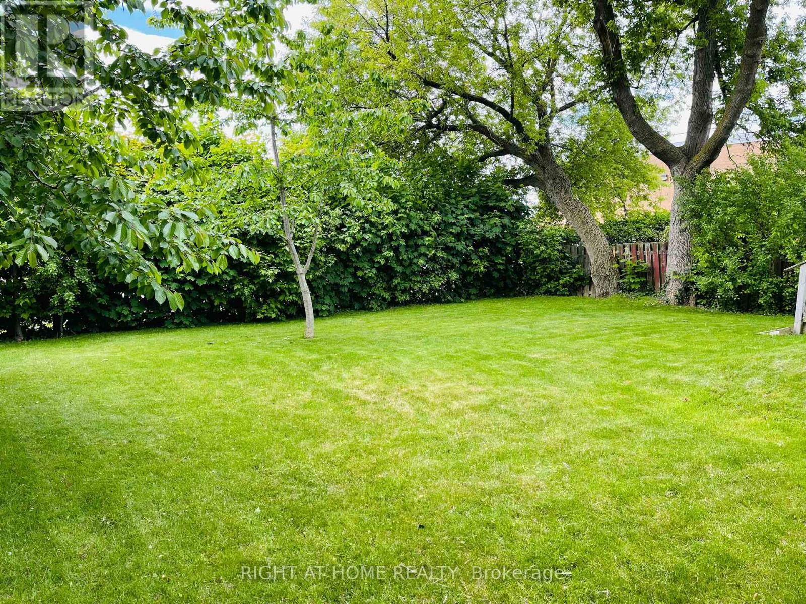 2396 Homelands Drive, Mississauga, Ontario  L5K 1H2 - Photo 46 - W12200443