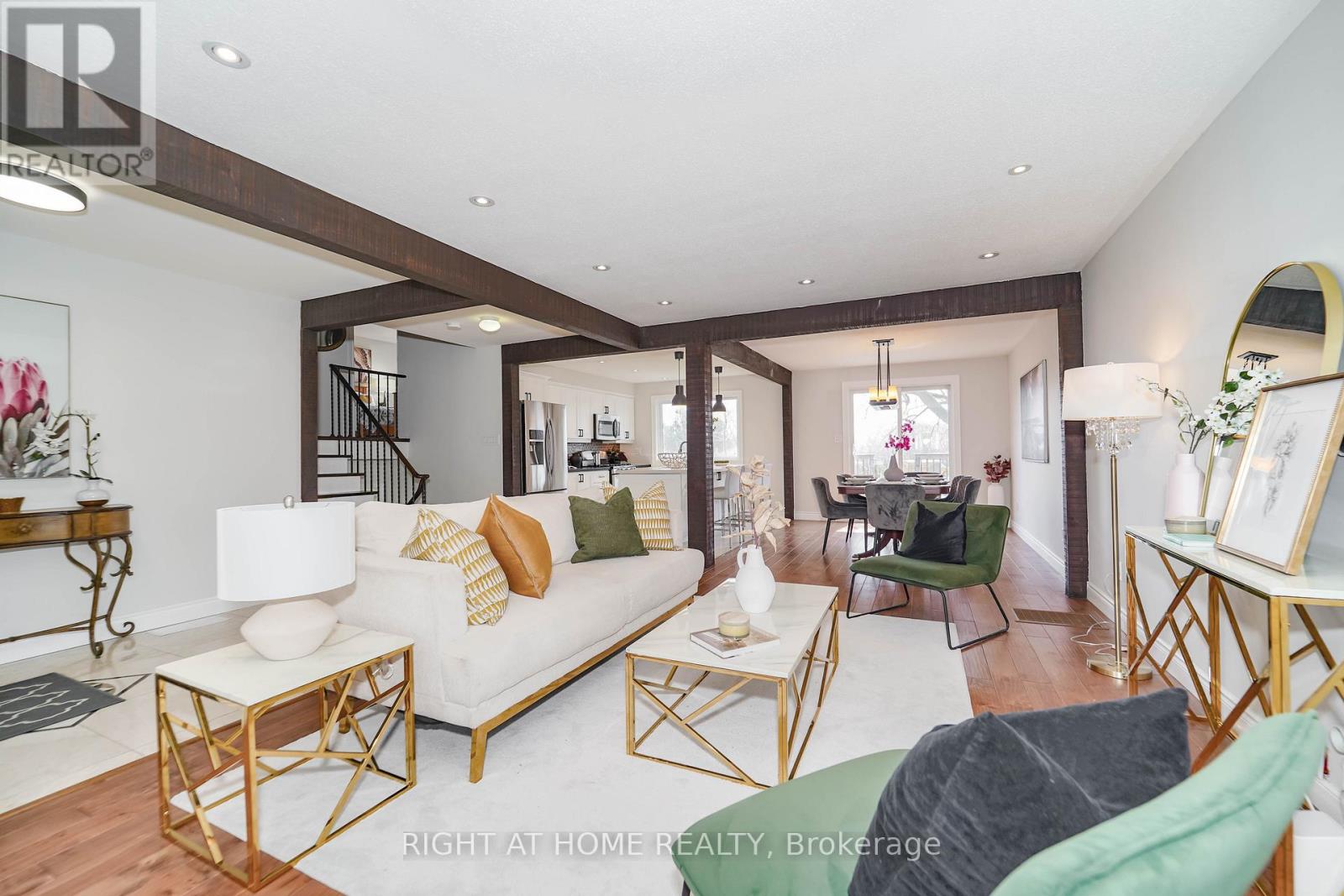 2396 Homelands Drive, Mississauga, Ontario  L5K 1H2 - Photo 9 - W12200443