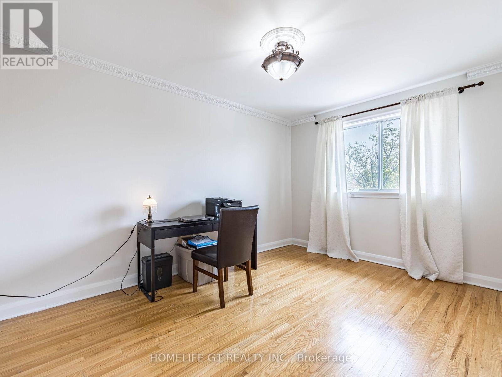 43 Fernando Road, Toronto (Humbermede), Ontario  M9M 2P7 - Photo 28 - W12200450