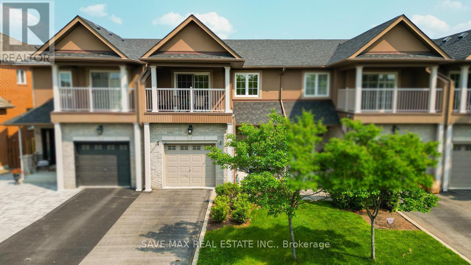 819 Millworks Crescent, Mississauga, Ontario  L5V 0E7 - Photo 2 - W12200489