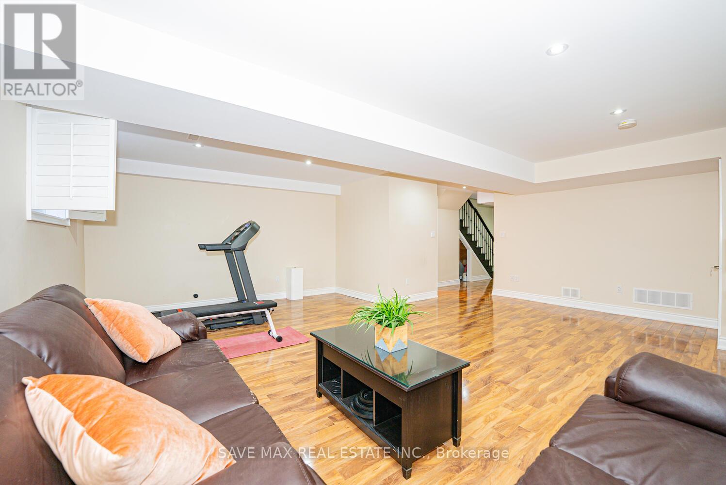 819 Millworks Crescent, Mississauga, Ontario  L5V 0E7 - Photo 42 - W12200489