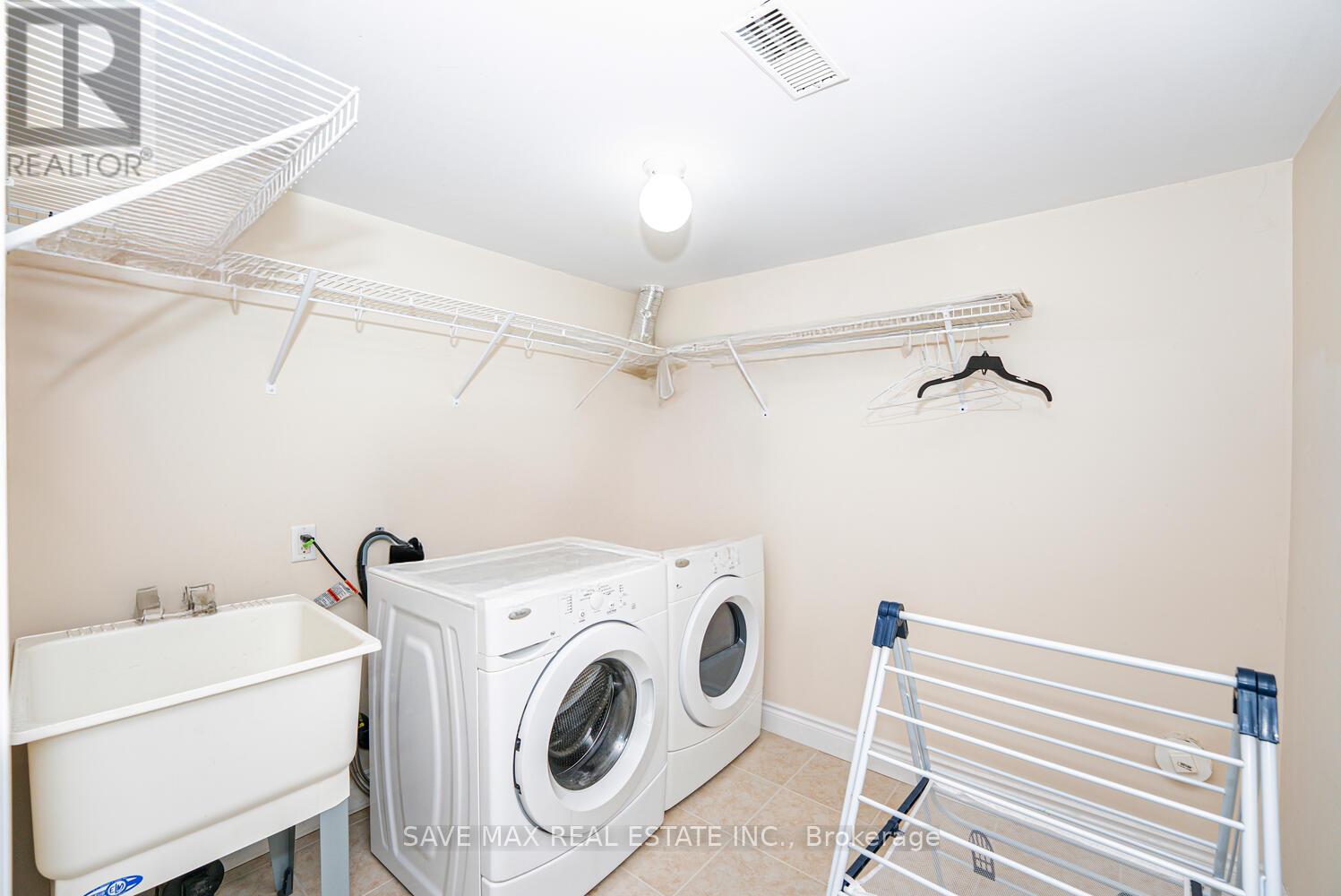 819 Millworks Crescent, Mississauga, Ontario  L5V 0E7 - Photo 46 - W12200489