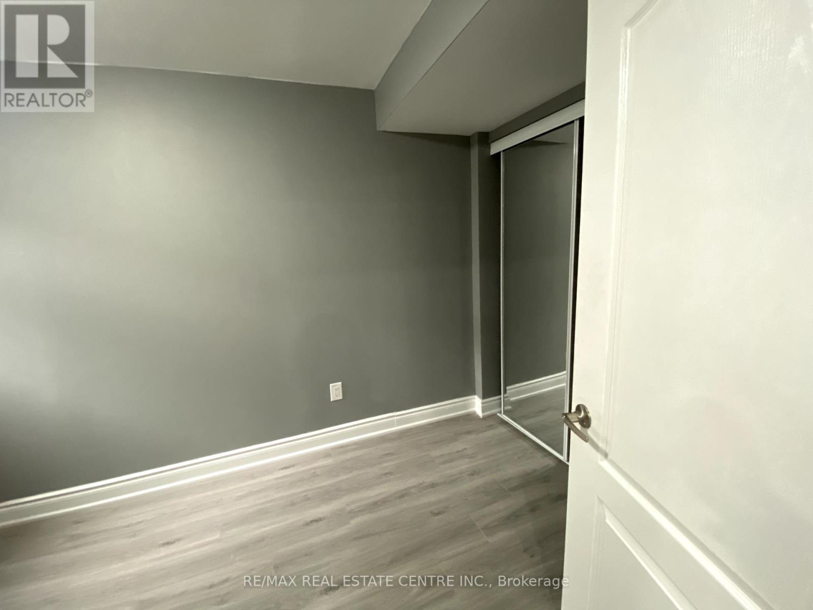 64 Yardley Crescent, Brampton, Ontario  L6X 5L7 - Photo 11 - W12200514