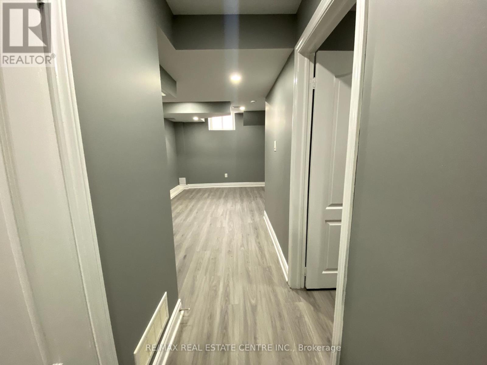 64 Yardley Crescent, Brampton, Ontario  L6X 5L7 - Photo 7 - W12200514
