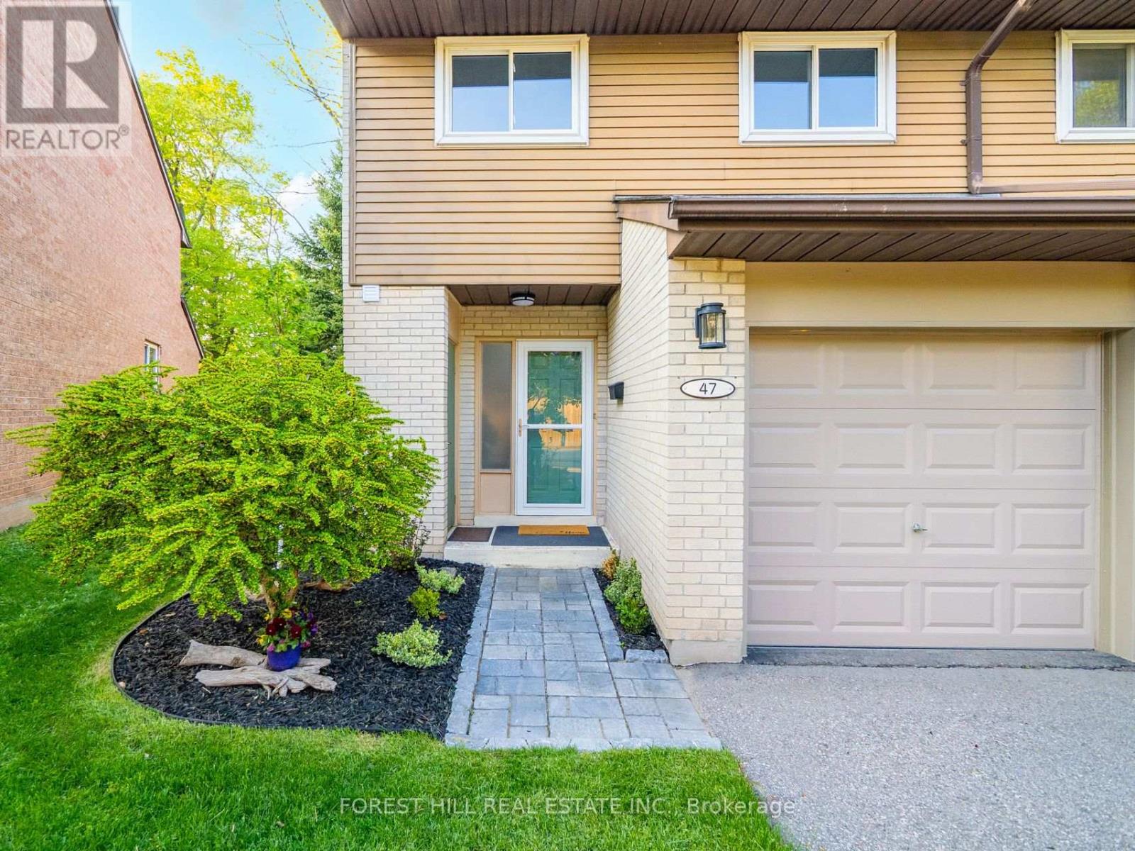 47 Lynden Circle, Halton Hills (Georgetown), Ontario  L7G 4Y7 - Photo 4 - W12200515