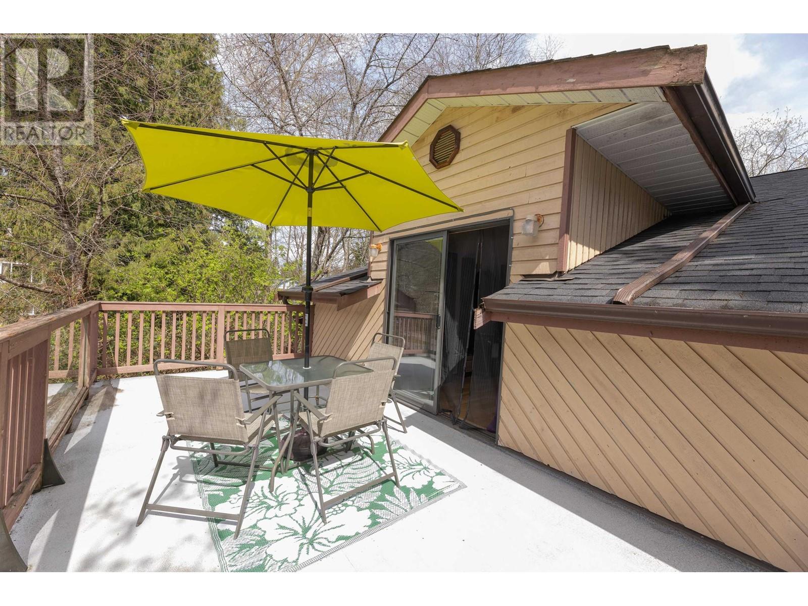 729 Maplewood Lane, Gibsons, British Columbia  V0N 1V8 - Photo 11 - R2990275