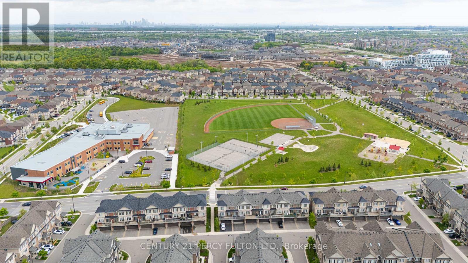 386 Alderwood Common, Oakville, Ontario  L6H 0P8 - Photo 3 - W12200530