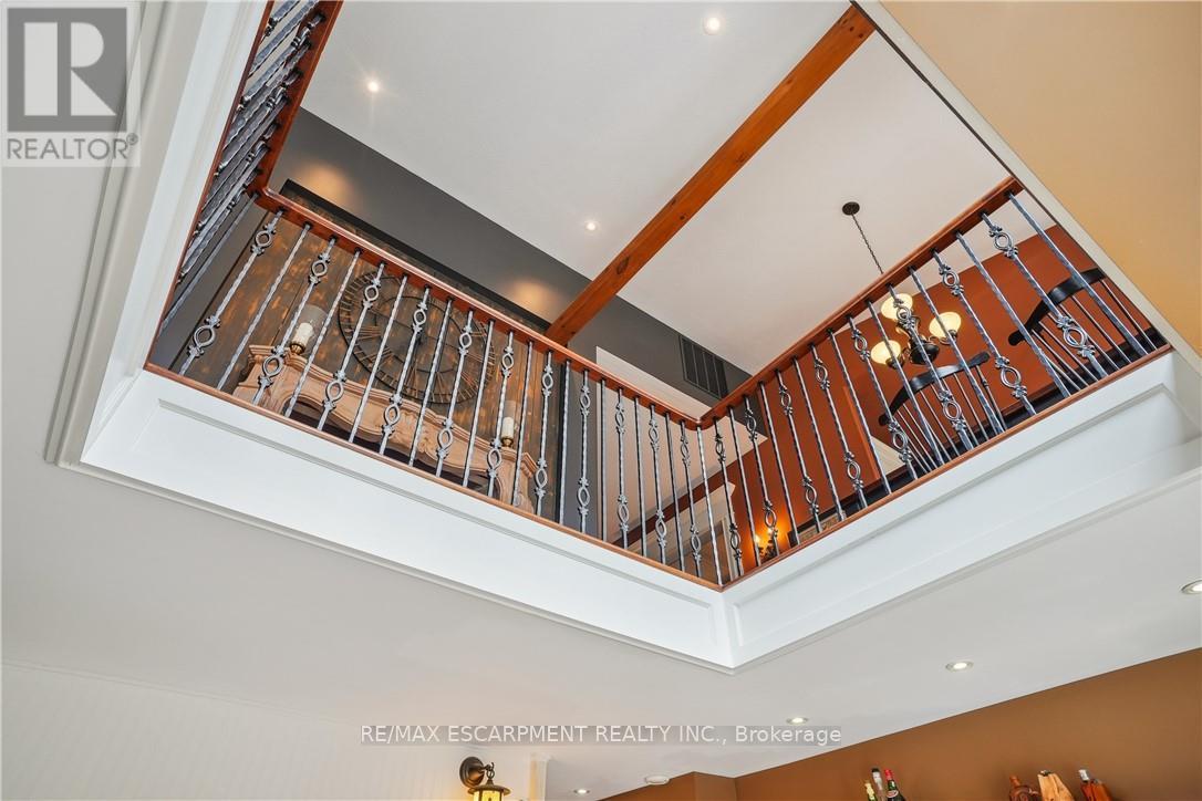 888 Partridge Drive, Burlington, Ontario  L7T 2Z5 - Photo 37 - W12200531