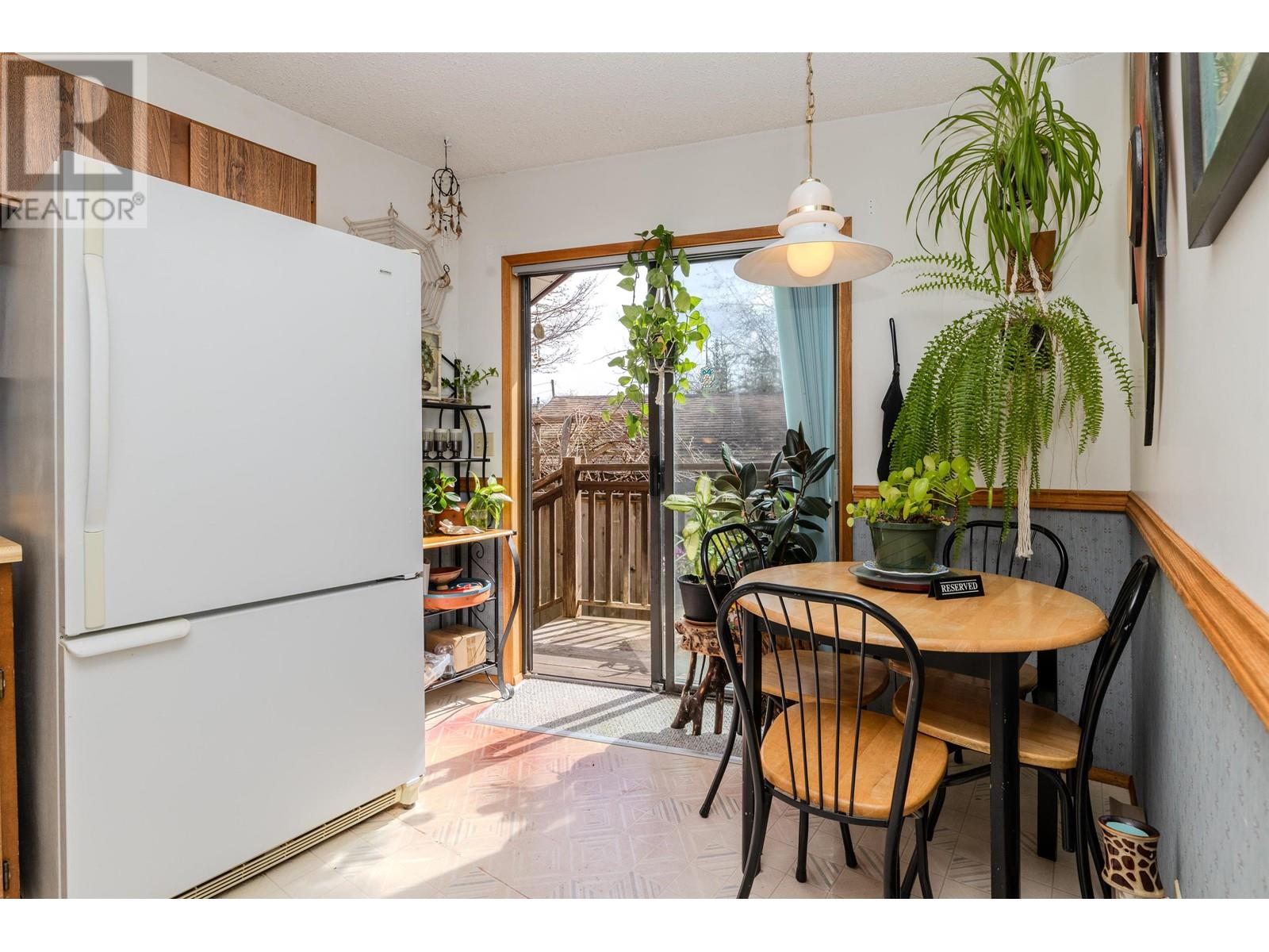 729 Maplewood Lane, Gibsons, British Columbia  V0N 1V8 - Photo 5 - R2990275