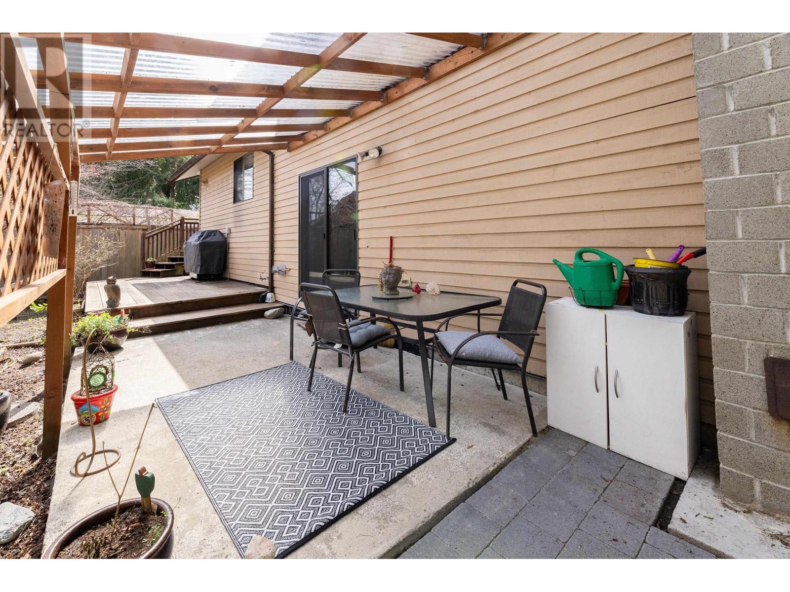 729 Maplewood Lane, Gibsons, British Columbia  V0N 1V8 - Photo 14 - R2990275