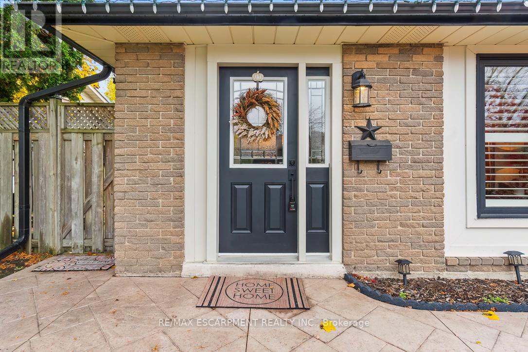 24 Willis Drive, Brampton (Bram East), Ontario  L6W 1A9 - Photo 3 - W12200568